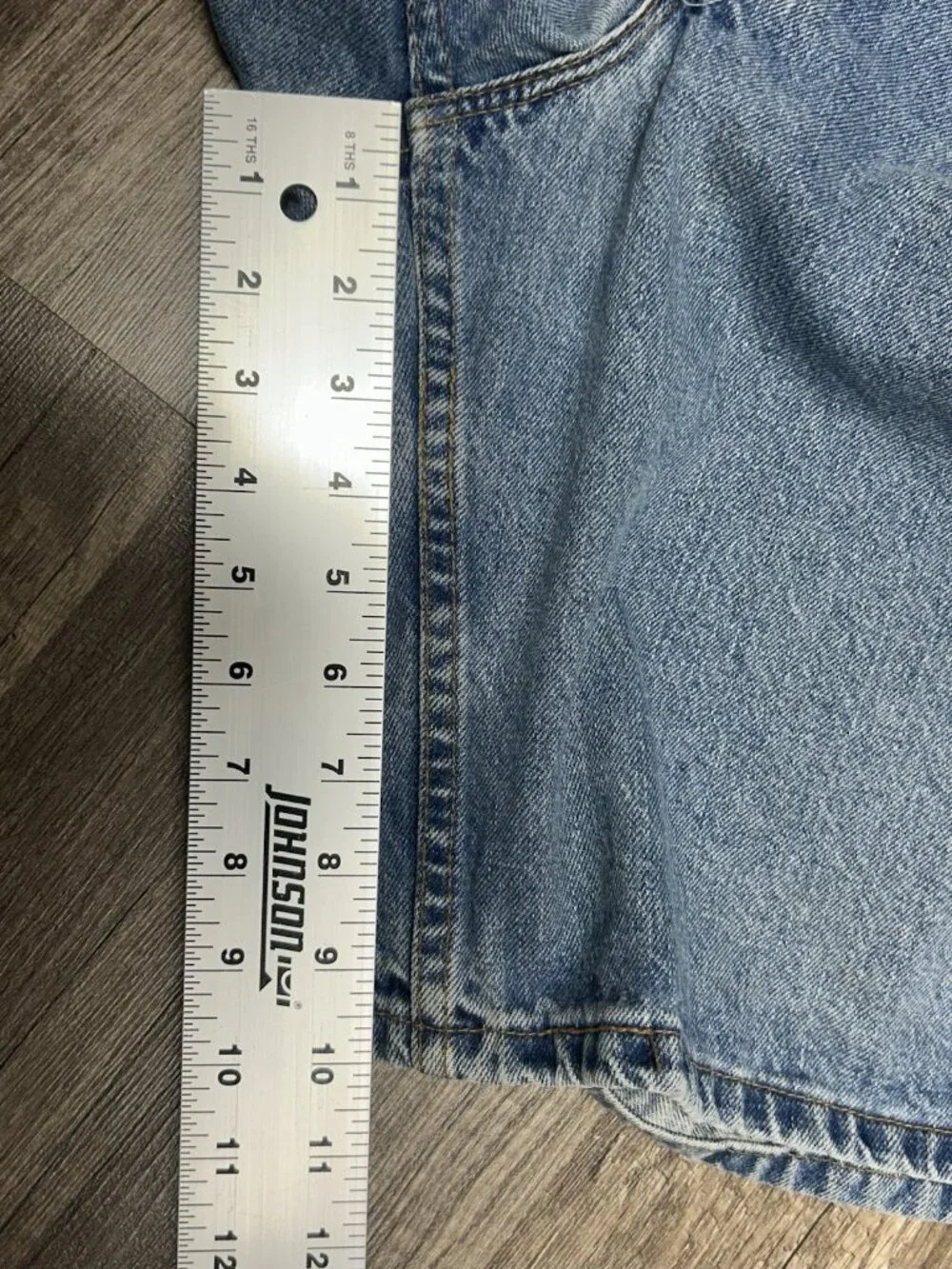 Vintage Levi's 550 Denim Shorts Relaxed Fit Mens 38 Blue 90s USA Made Cotton